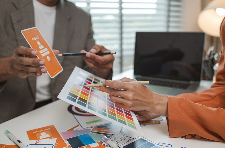 Zaprojektuj ulotkę, która naprawdę przyciąga klientów