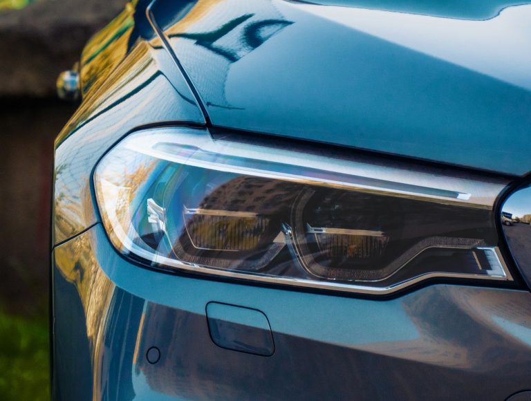 Jak skutecznie zabezpieczyć karoserię auta przed korozją i mikrouszkodzeniami lakieru